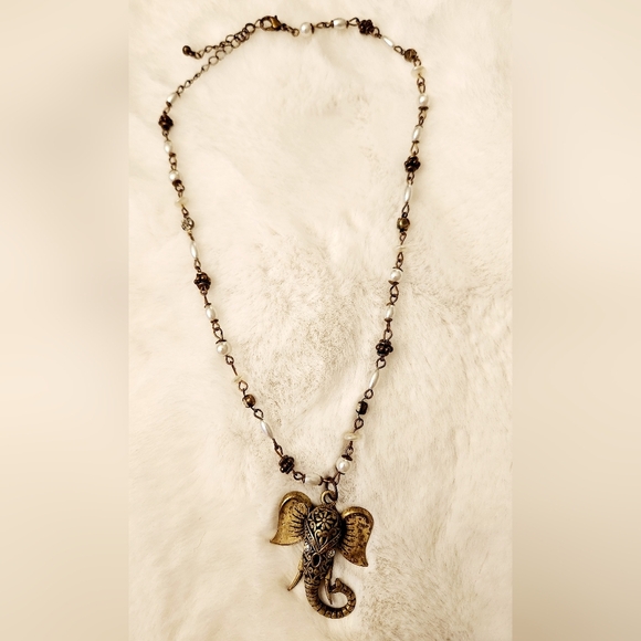 Vintage Elephant Pendant necklace - Picture 7 of 9